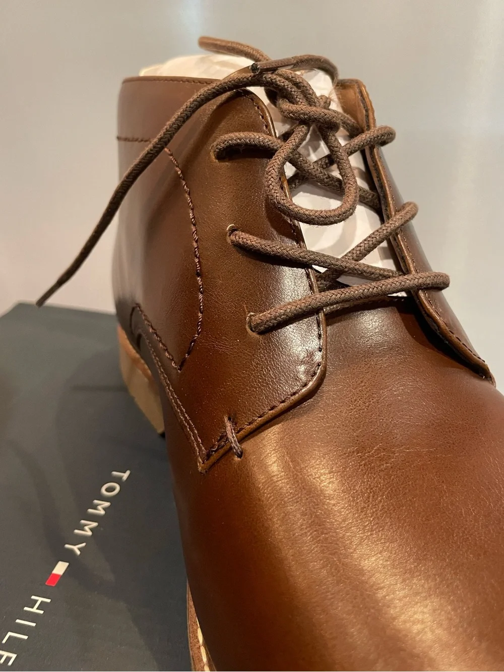 NIB Tommy Hilfiger 10 Men's Brown Faux Leather Rosell Lace Up Chukka Boots R $80
